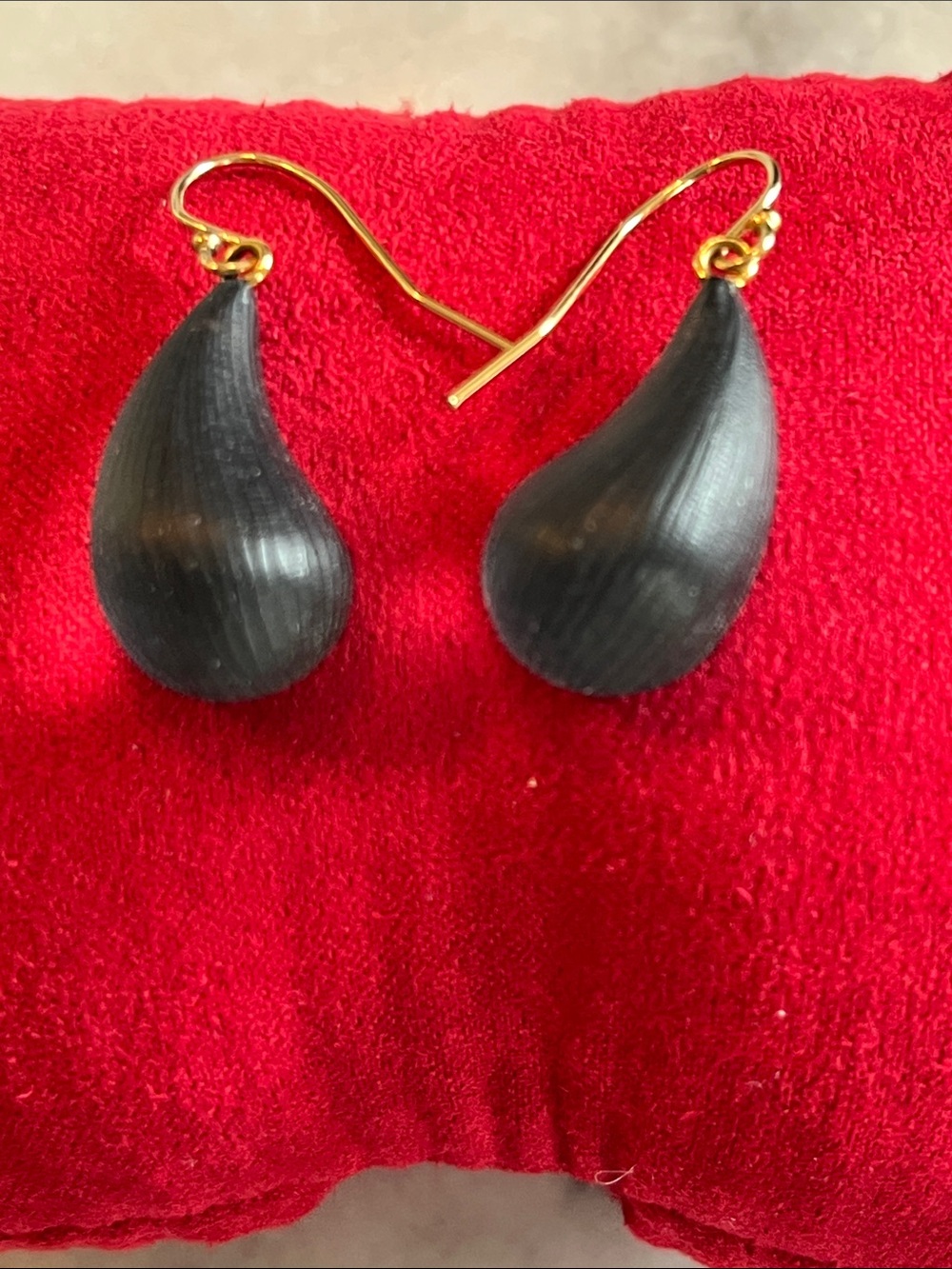 Alexis Bittar Black Lucite Teardrop Dewdrop Dangle Earrings Gold Tone